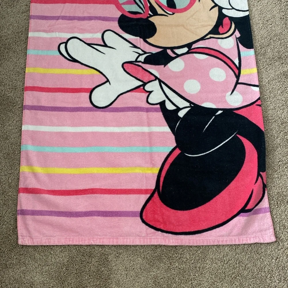 Disney Minnie Mouse beach towel